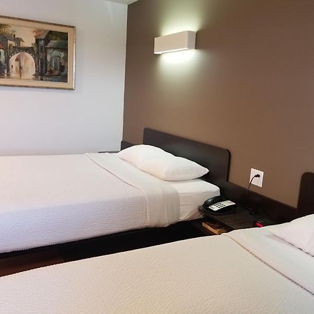 Joys Inn Innisfail, Ab エクステリア 写真