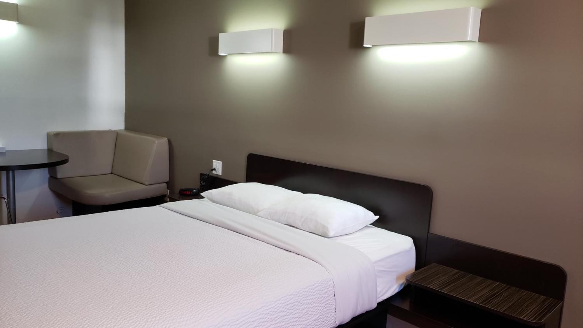 Joys Inn Innisfail, Ab エクステリア 写真